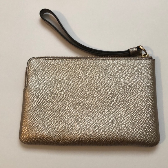 Coach Wristlet Pebble Leather - Picture 3 of 9